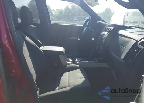 2010 Ford Escape Xlt z USA, uszkodzony, nr VIN 1FMCU9DG4AKD42159